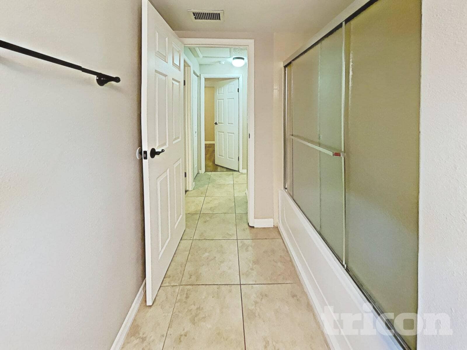 Building Photo - 1314 Oakcrest Dr