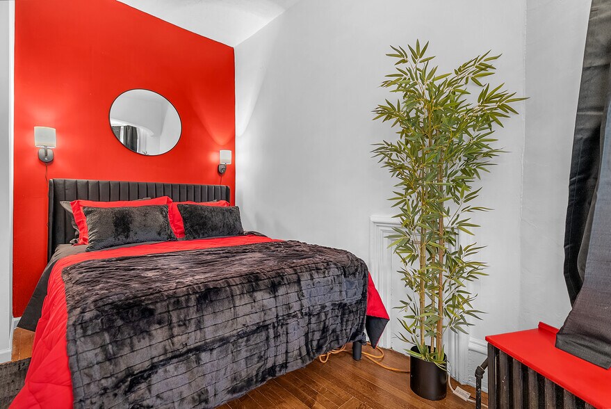 Building Photo - 139 Center St