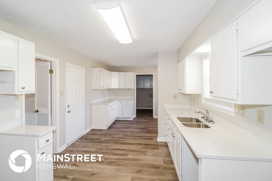 Building Photo - 5618 Ackerman Cove