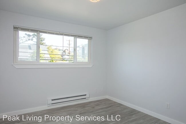 Building Photo - 4321 SW Genesee St