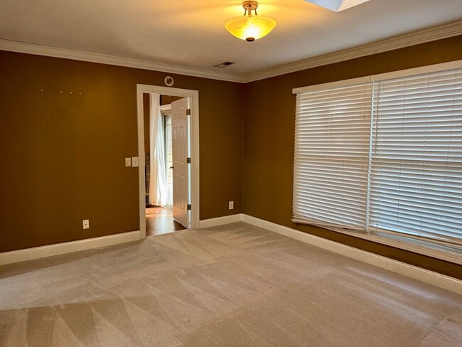 Building Photo - Classic Three Bedroom Home in Hilton Head ...