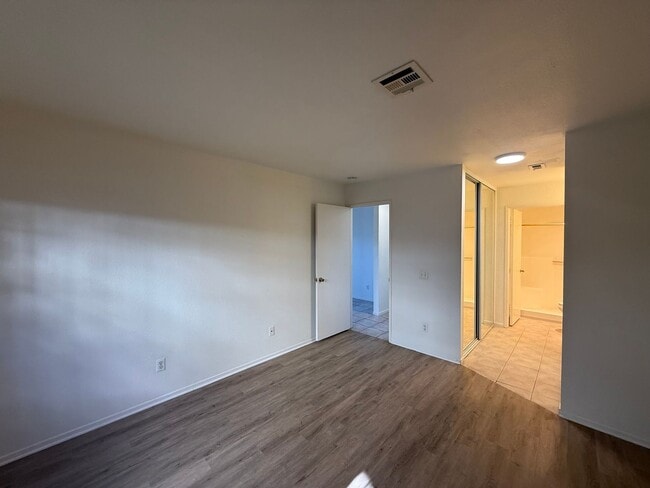 Building Photo - Beautiful 2B/2BA Condo in Rancho Penasquitos!