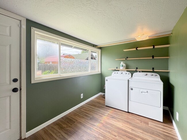 Building Photo - Charming Home for Lease