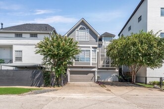 Building Photo - 2201 Crocker St