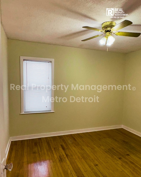 Building Photo - 823 E Second St