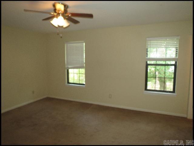 Building Photo - 2116 Peach Tree Dr