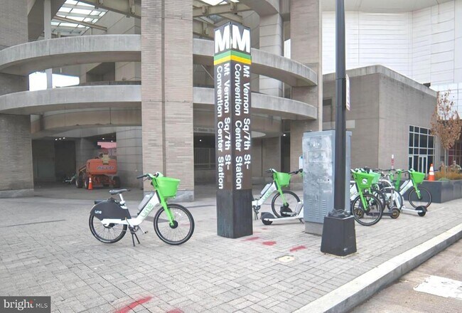 Building Photo - 1208 M St NW