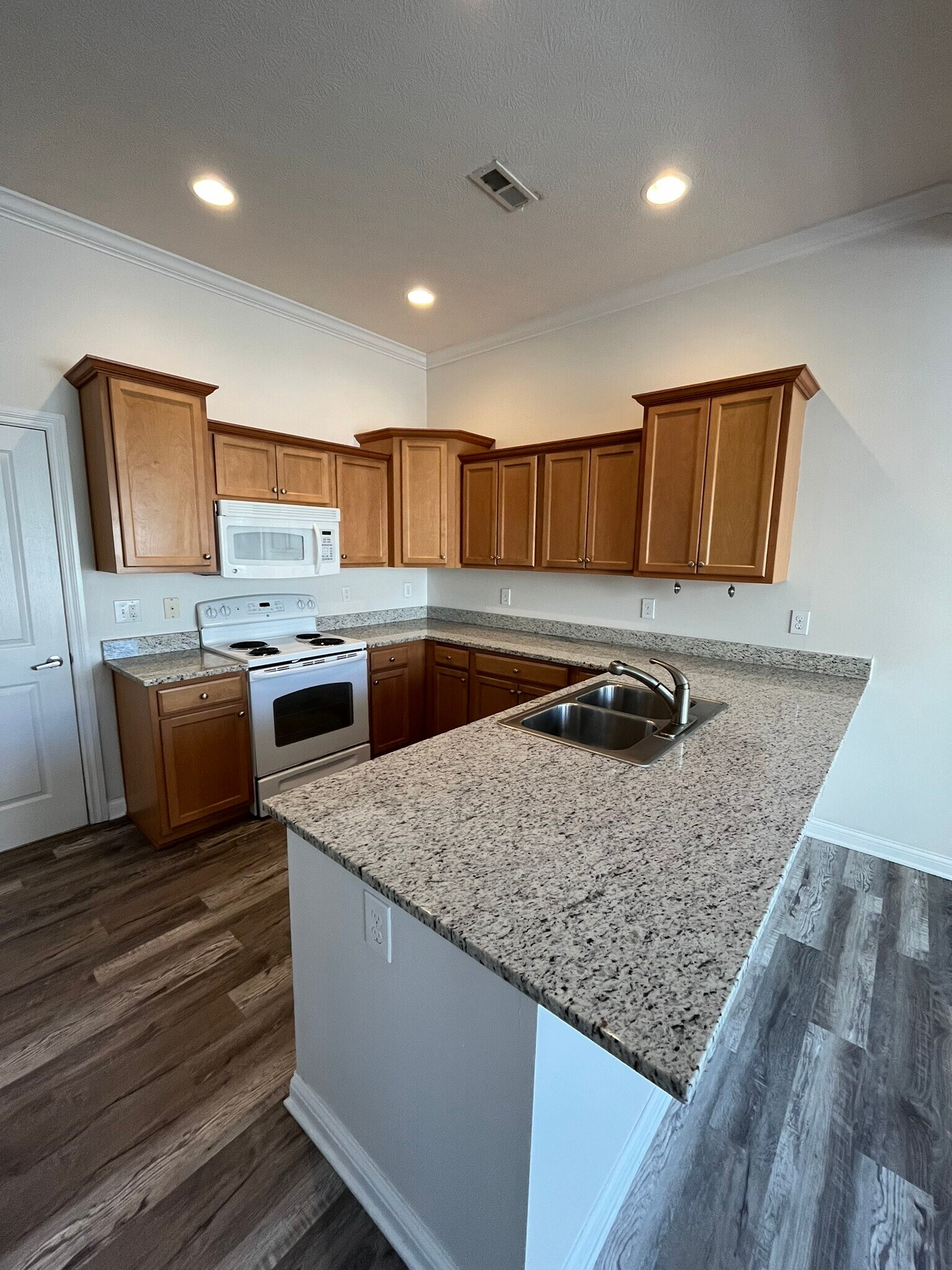 Building Photo - 6897 Rothwell St