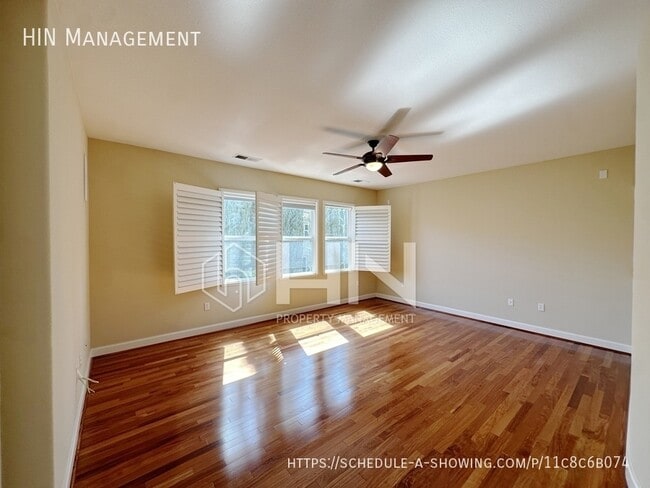 Building Photo - 1122 W Lagoon Rd