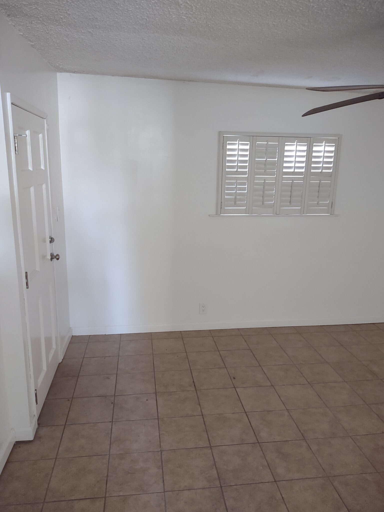 Building Photo - 558 Brooks Ave