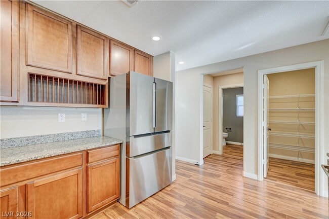 Building Photo - 2054 Waterlily View St