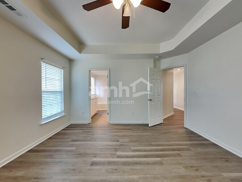 Building Photo - 415 Caperton Way