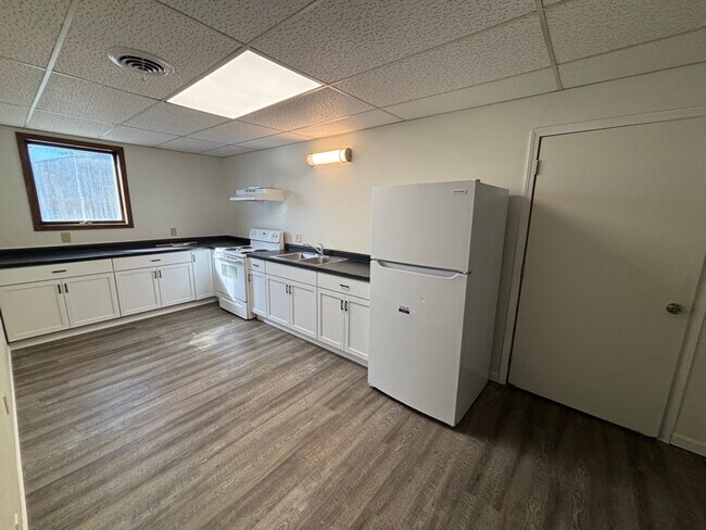 Primary Photo - 2645 Juniper Ave