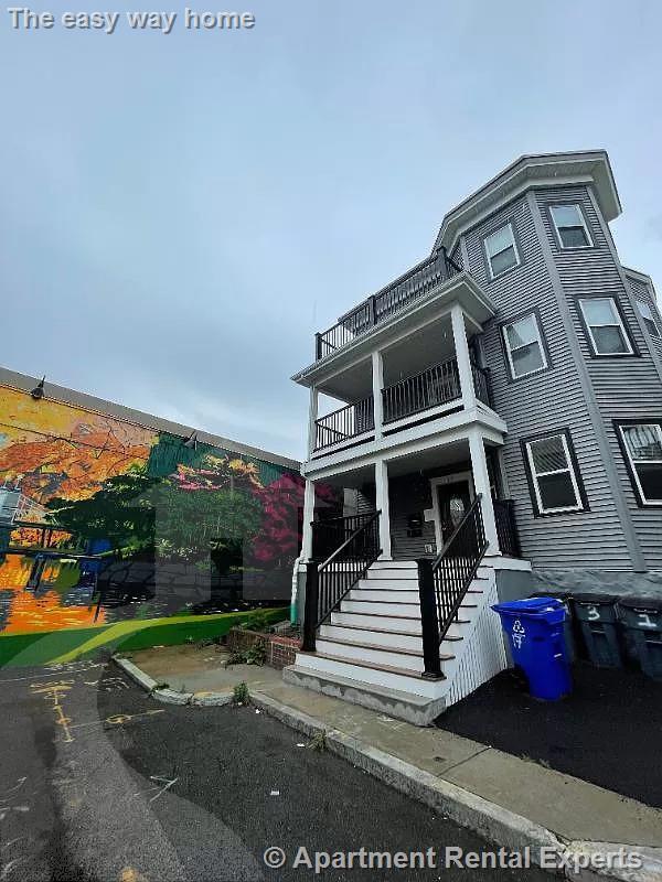 Building Photo - Allston 4 Bedroom, 3 Baths - Central Air -...