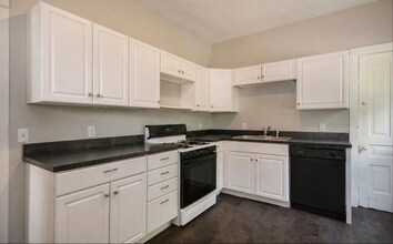 Building Photo - 811 Park St SW