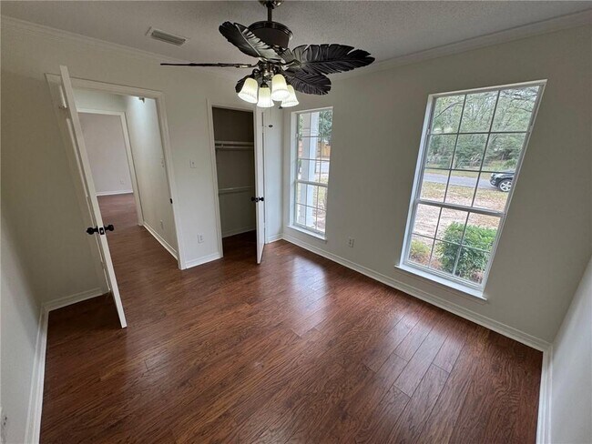 Building Photo - 1117 Pinemont Dr