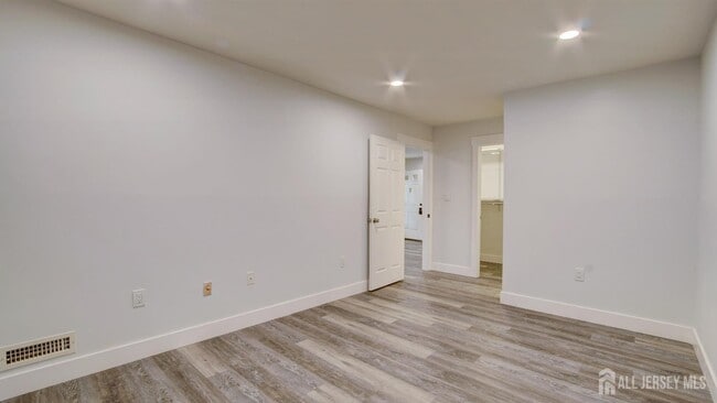 Building Photo - 267 Constitution Cir