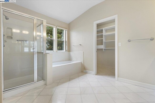 Building Photo - 3 Cerruti Ct