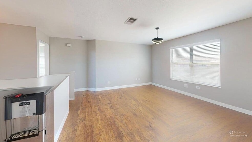 Building Photo - 2105 Huxley Ln