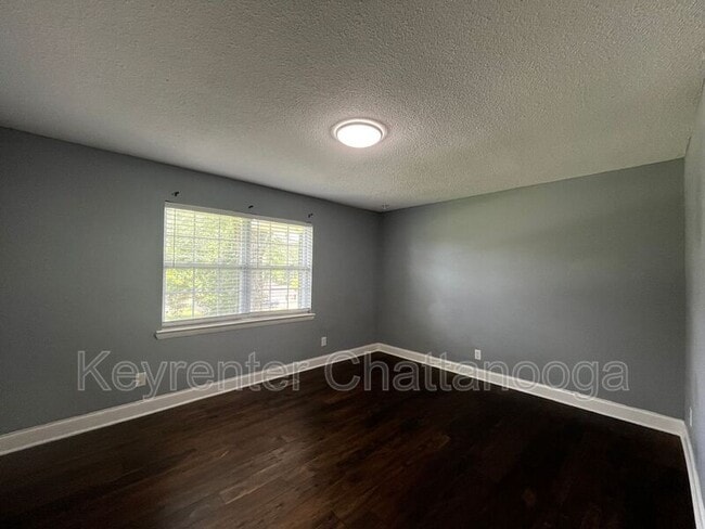 Building Photo - 5608 Elm St