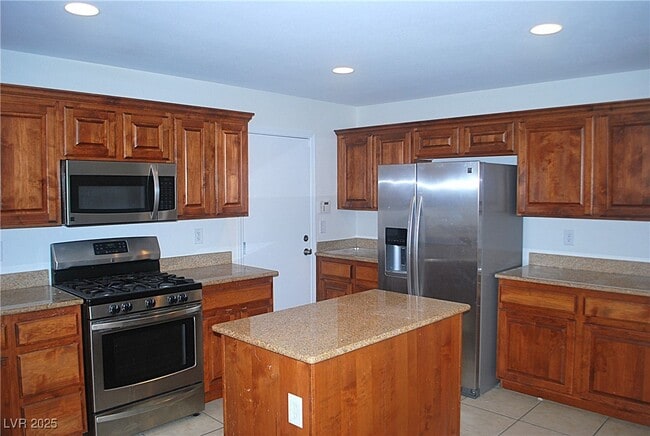 Building Photo - 9037 W Victor Creek Ave