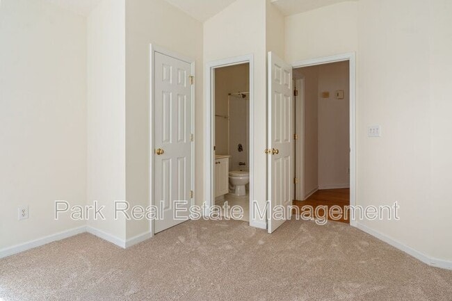 Building Photo - 420 New Parkside Dr