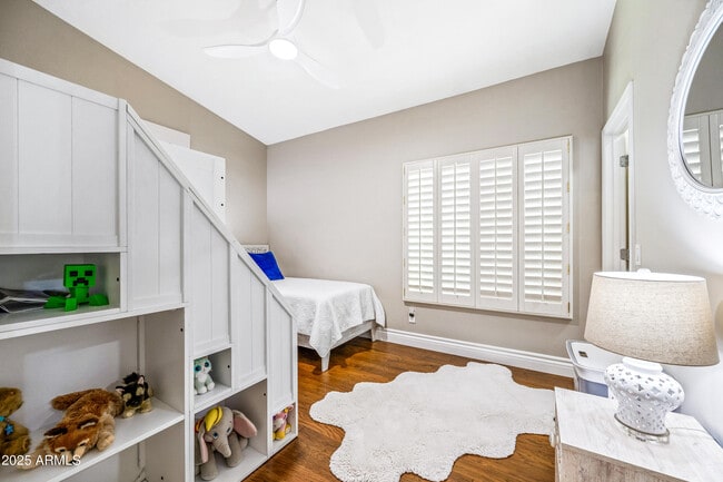 Building Photo - 1817 E Willow Tree Ct