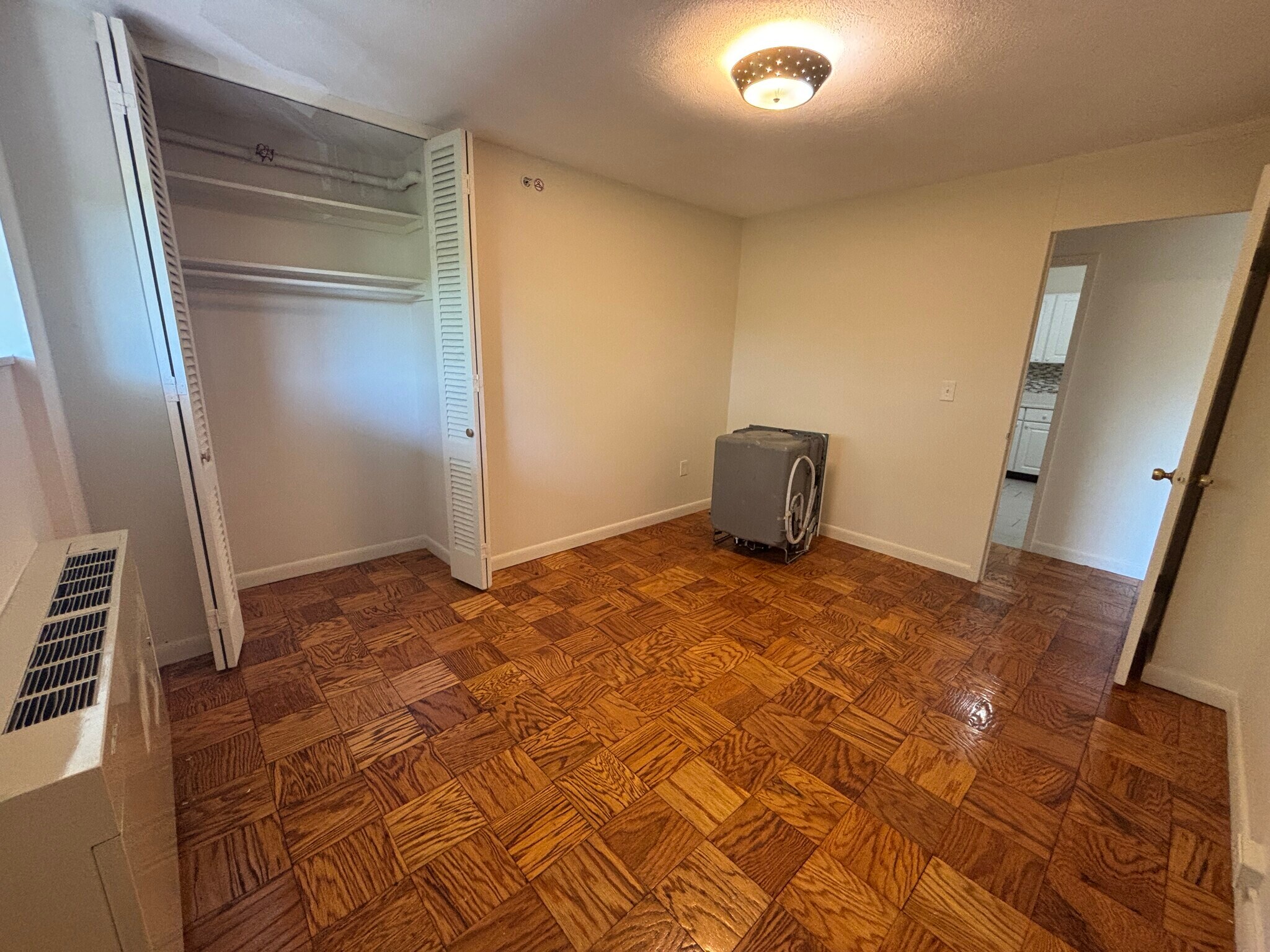 Building Photo - 80 Monmouth St