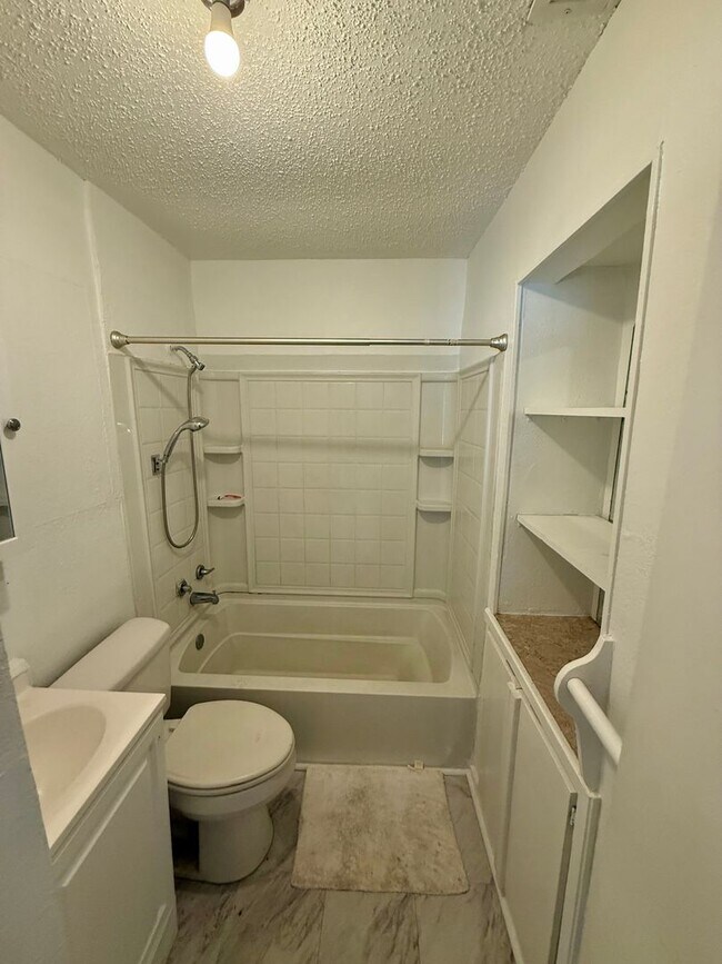 Building Photo - For Rent – 2 Bedroom, 1 Bath Home in Westland, Fort Worth!