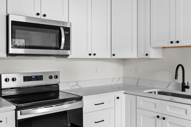 Building Photo - Trek Rentals