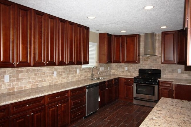 Building Photo - 1766 Maux Dr