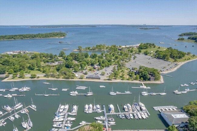 Building Photo - 437 Pelham Rd