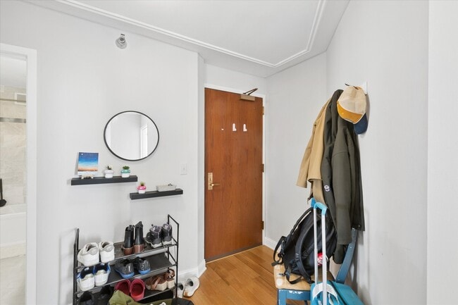 Building Photo - 401 E Ontario St