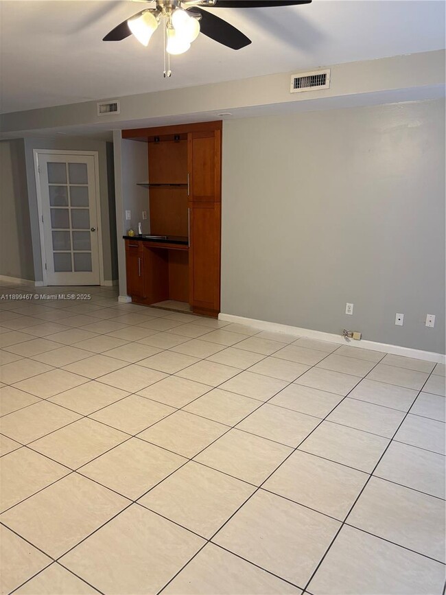 Building Photo - 16531 NE 35th Ave