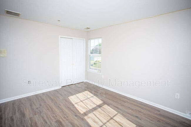 Building Photo - 102 Brandywine Dr