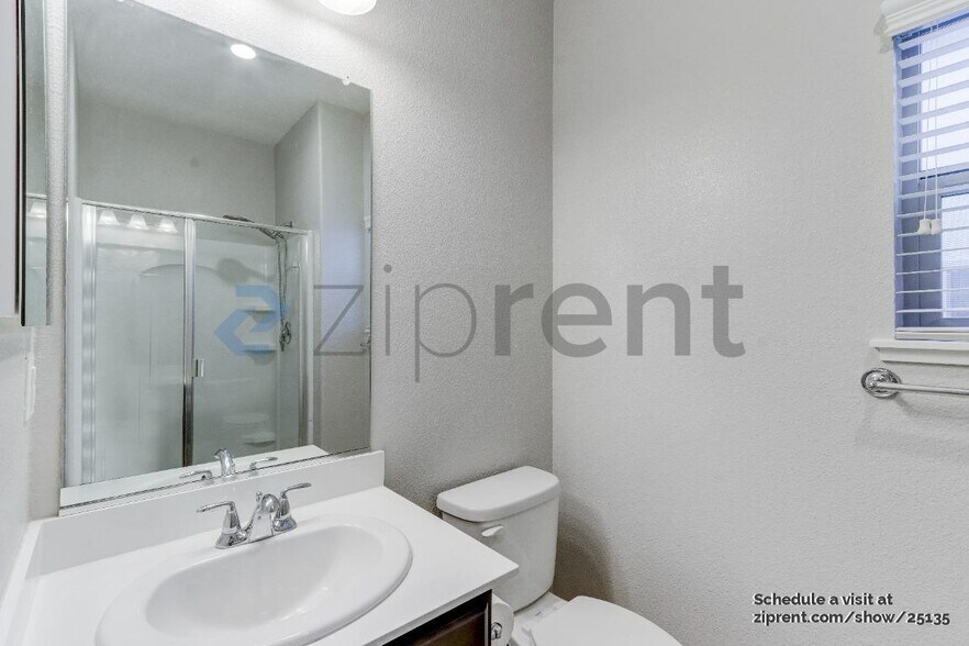 Building Photo - 1258 Detroit Ave