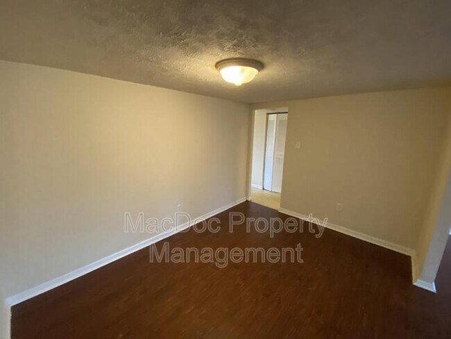 Building Photo - 1000 James Madison Cir
