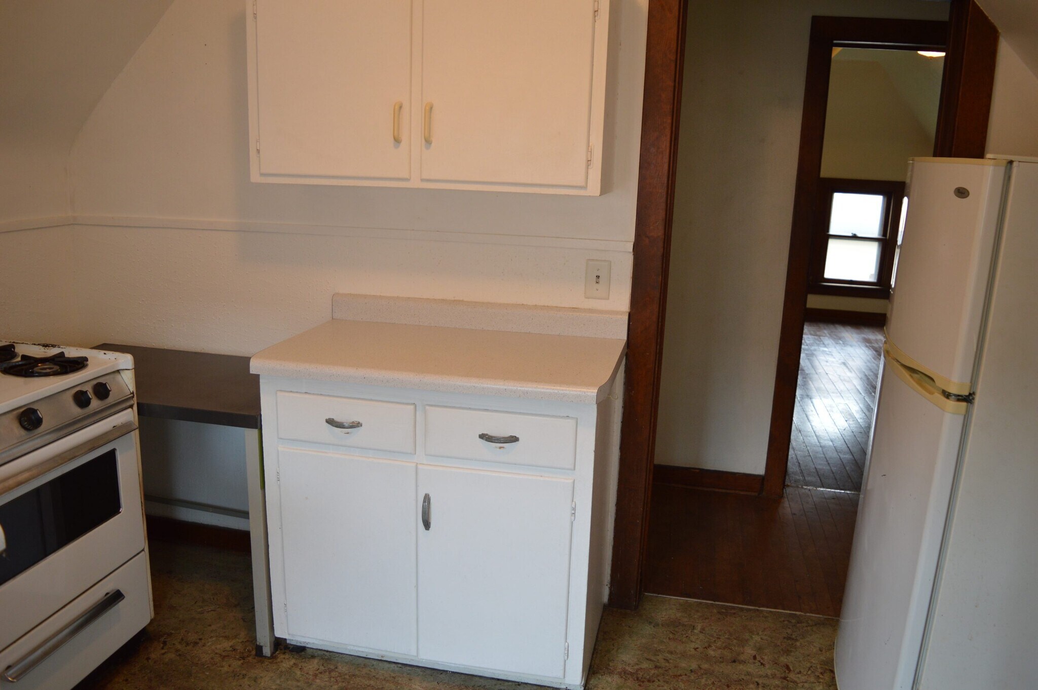 Building Photo - 16 N Broom St