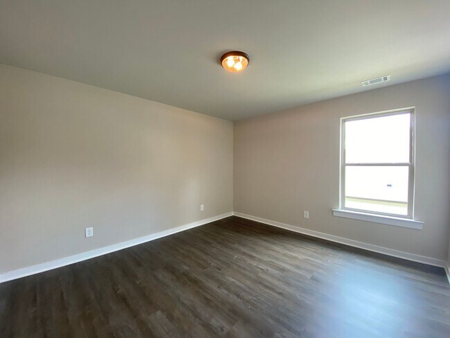 Building Photo - 130 Ridgeview Cir