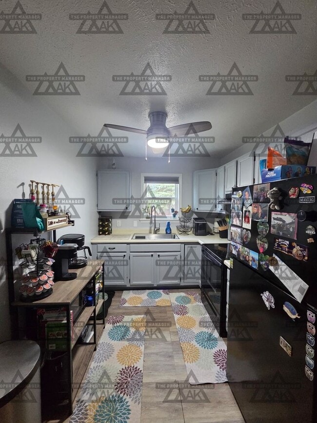 Building Photo - Beautiful Moose Creek Residence | 2 Beds, 1 Bath, Garage, and Heat Included