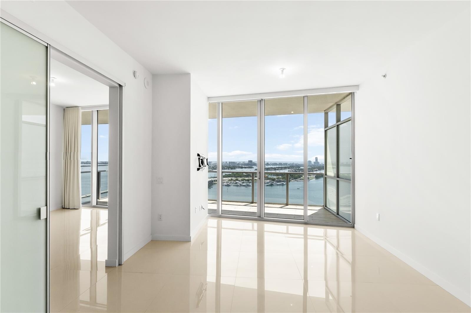 Building Photo - 1100 Biscayne Blvd