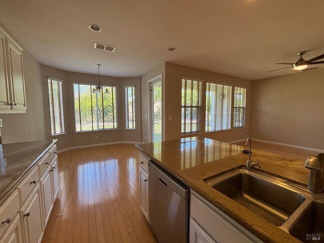 Building Photo - 505 Marianna Pl