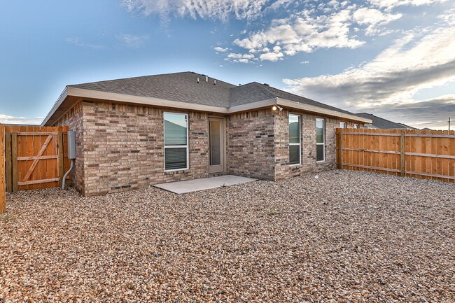 Building Photo - First full month's rent free!!!! / Brand N...