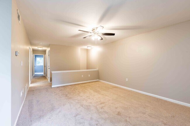 Building Photo - Spacious 3 Bedroom, 2 Bath Condo in Unionv...