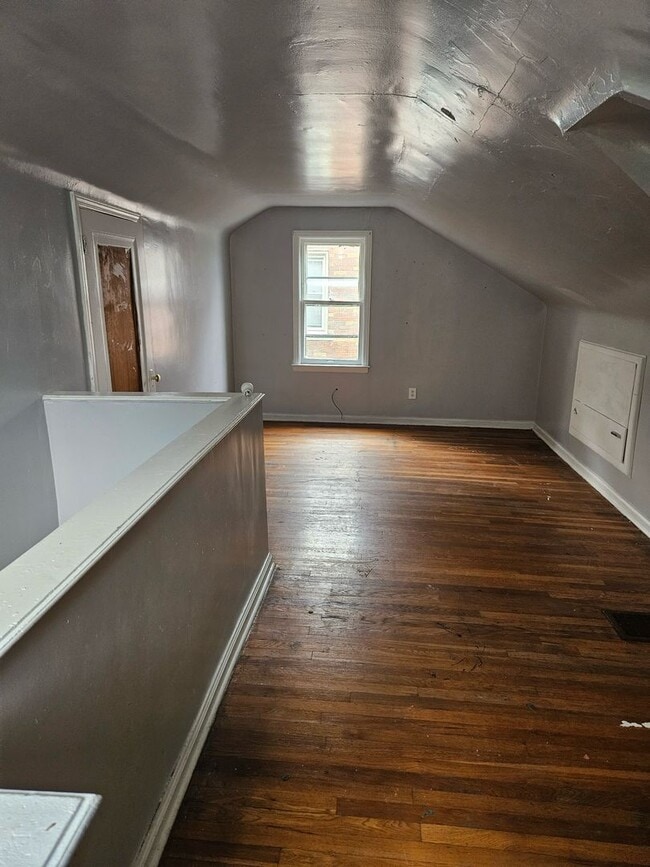 Building Photo - 10848 Lakepointe St