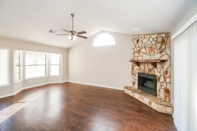 Building Photo - 9727 Villiers Dr S