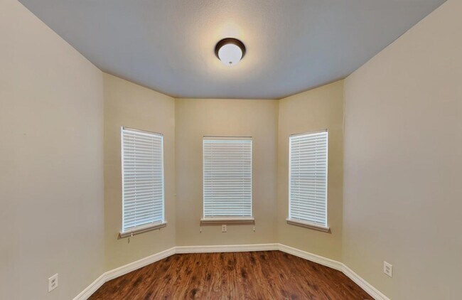 Building Photo - Charming 4-Bedroom Retreat Designed for Everyday Comfort