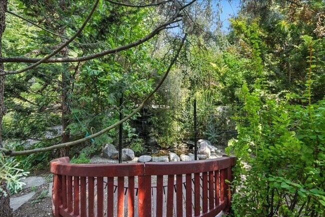 Building Photo - Charming Single-Level 3-Bedroom Home for R...