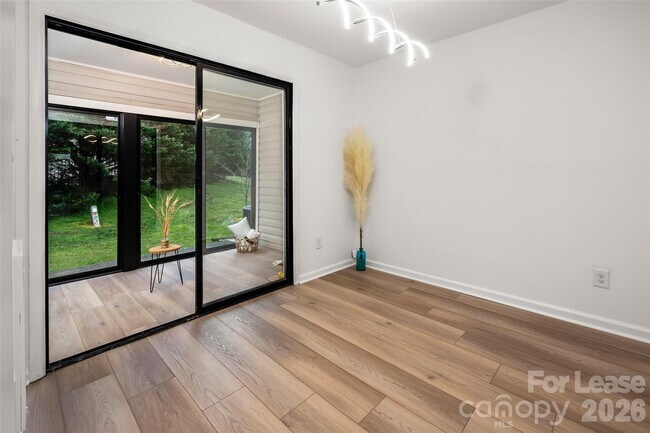 Building Photo - 10943 Carmel Crossing Rd