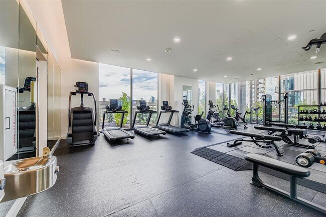 Building Photo - 44 East Ave